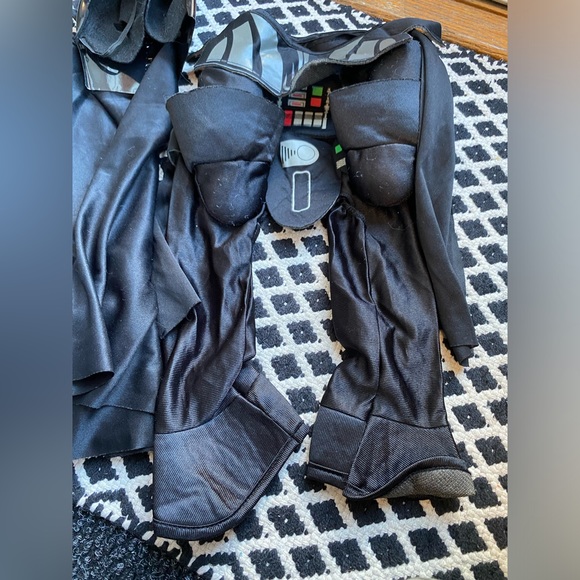 Medium Dog Darth Vader Costume - Picture 4 of 12